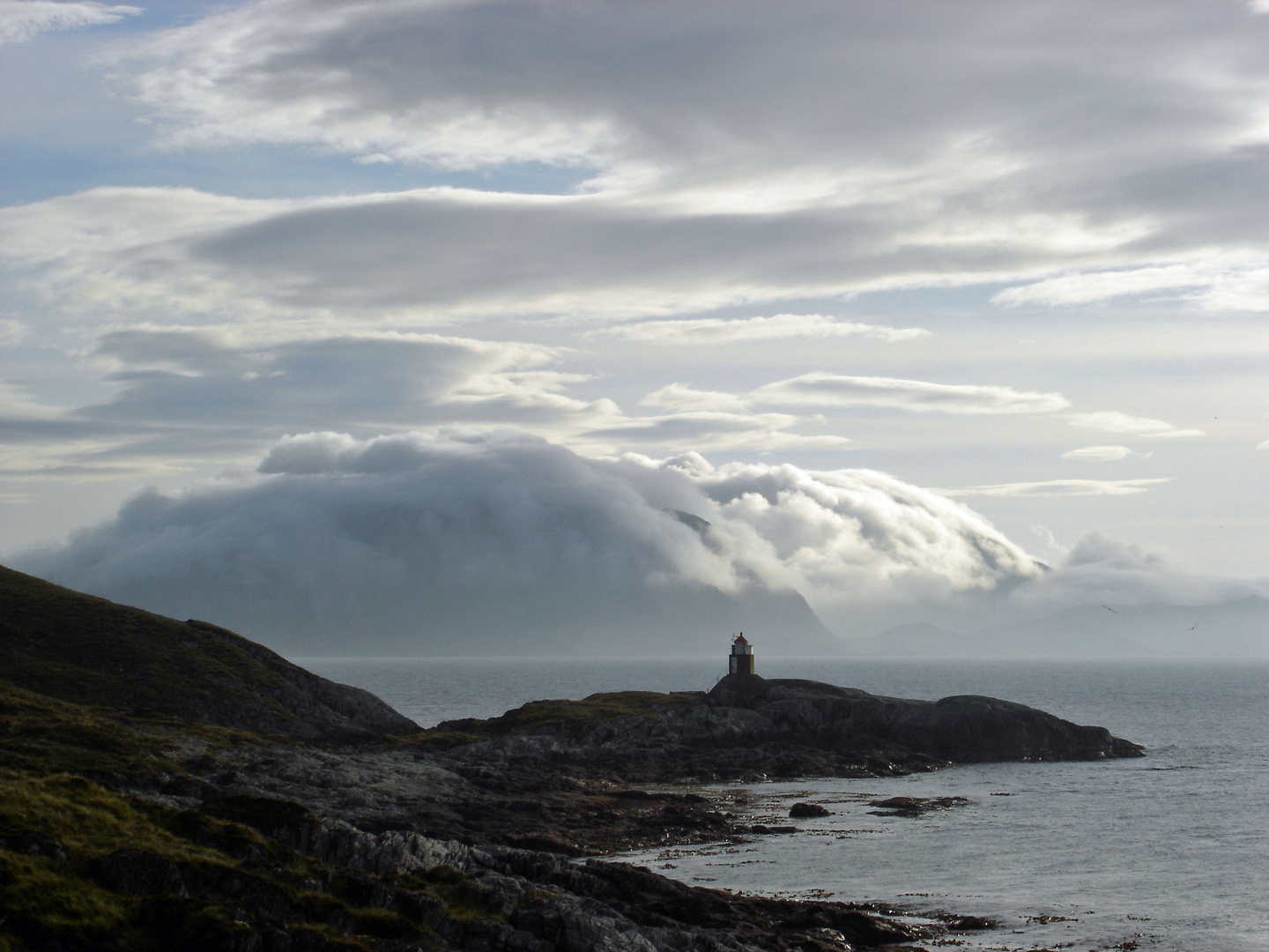 Wolkenverhangenes Norwegen