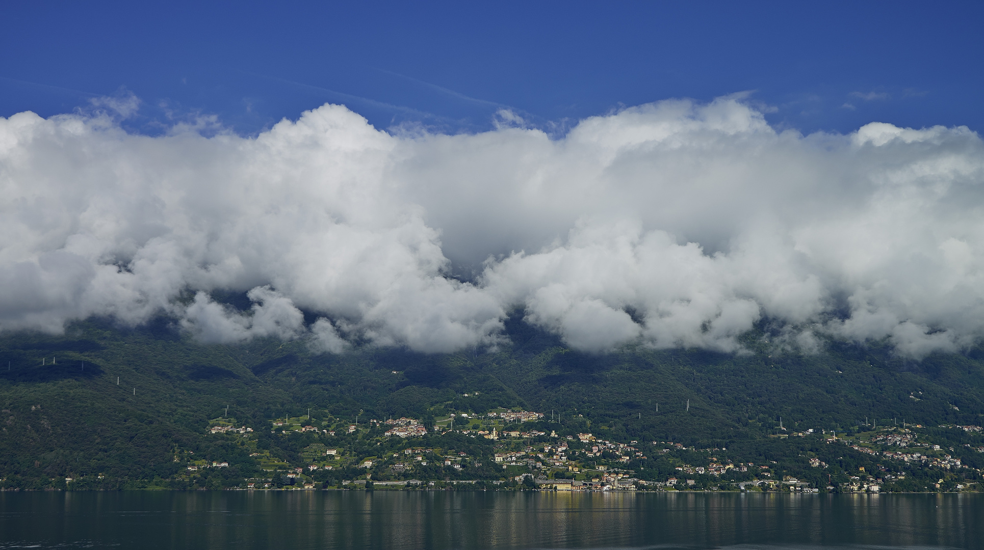 Wolkenwand am Lago di Como