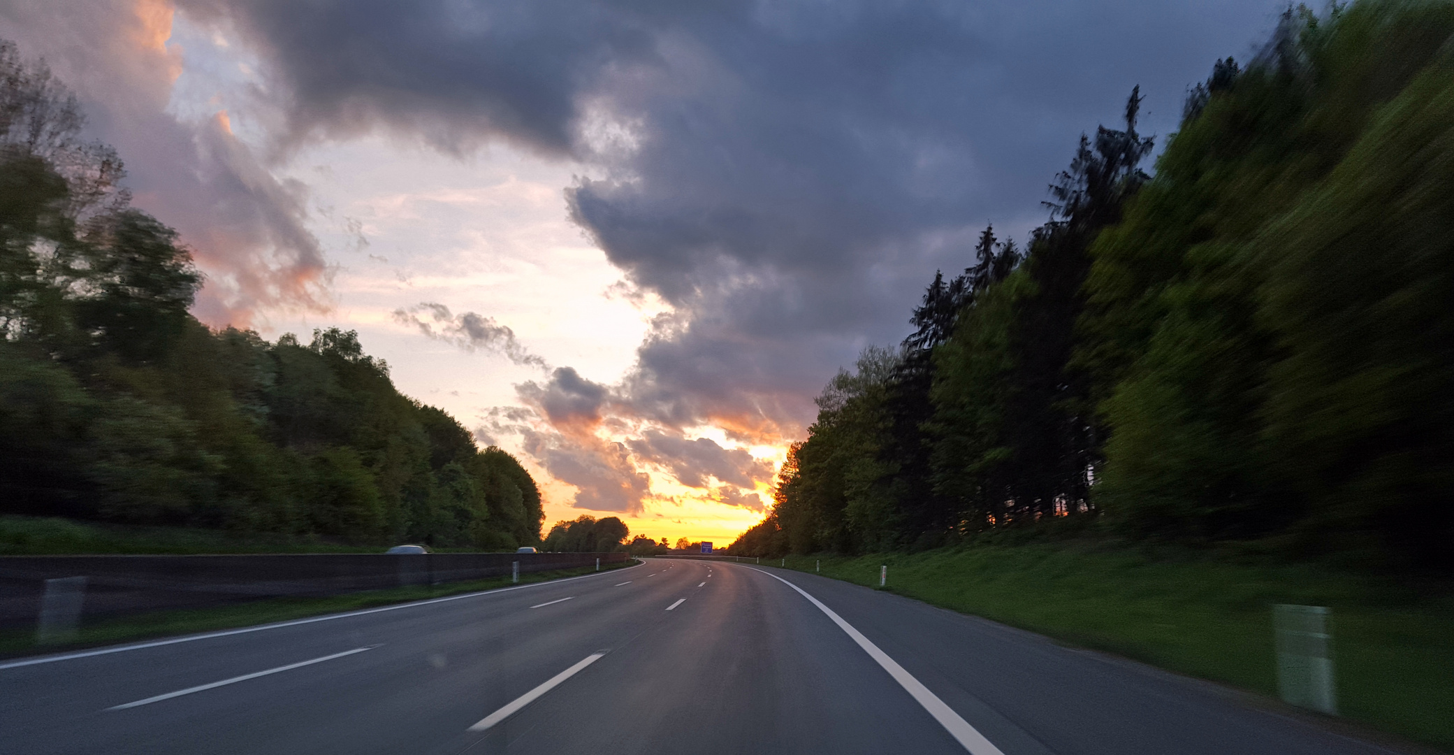 Wolkenzauber auf der Autobahn 2...