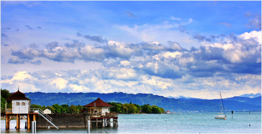 Wolkig am Bodensee ...blau in blau