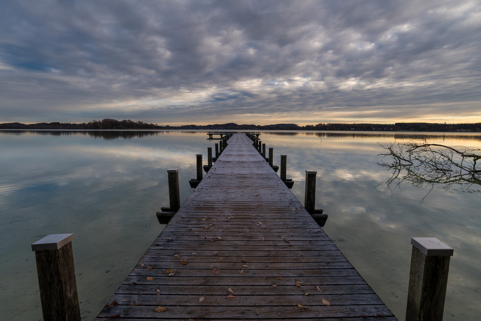 Wolkiger Sonnenaufgang am Wörthsee