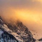 Wolkiger Sonnenuntergang an der Zugspitze