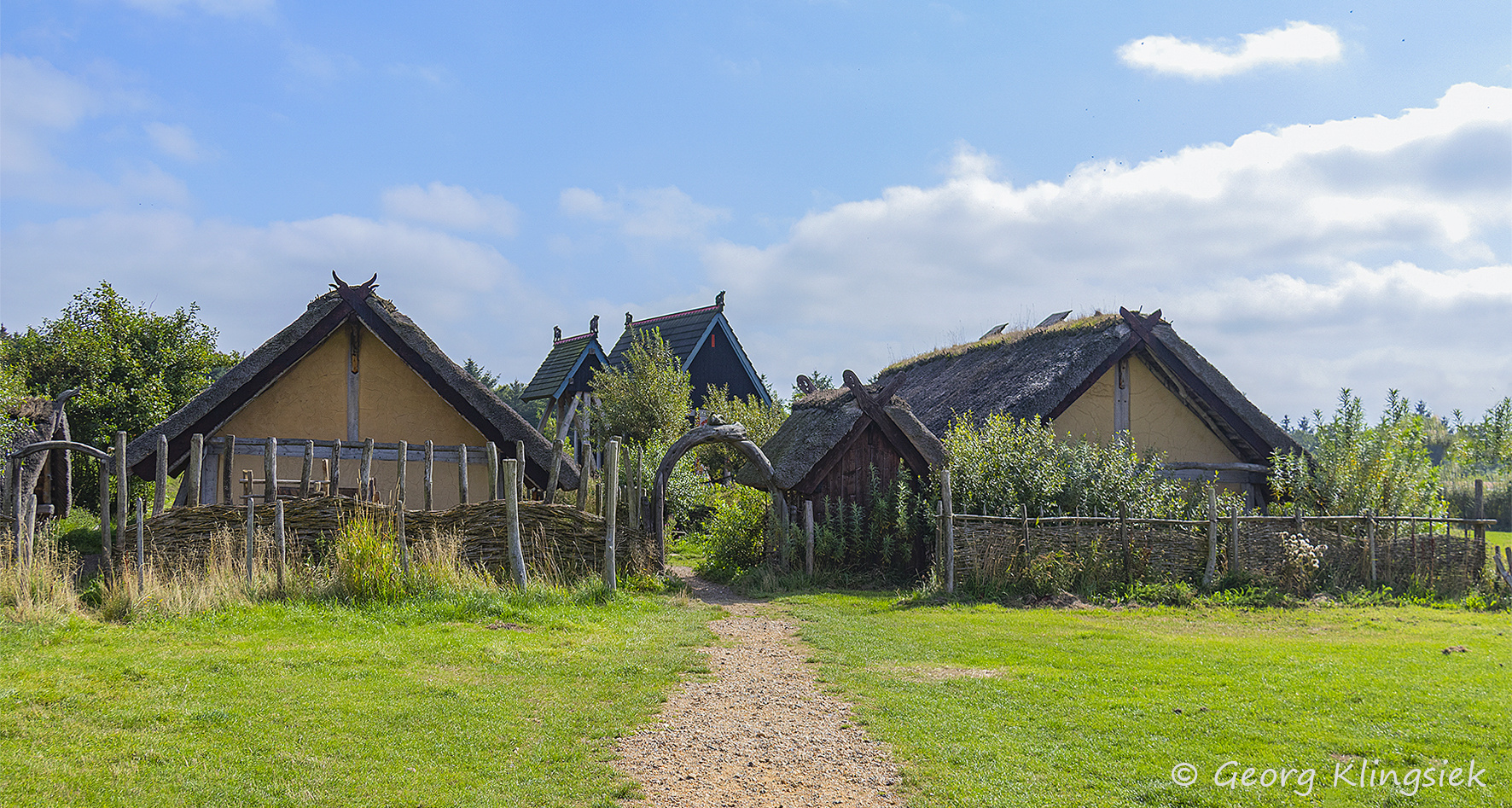 Wollen wir mal in ein Wikingerhaus hineinschauen? 