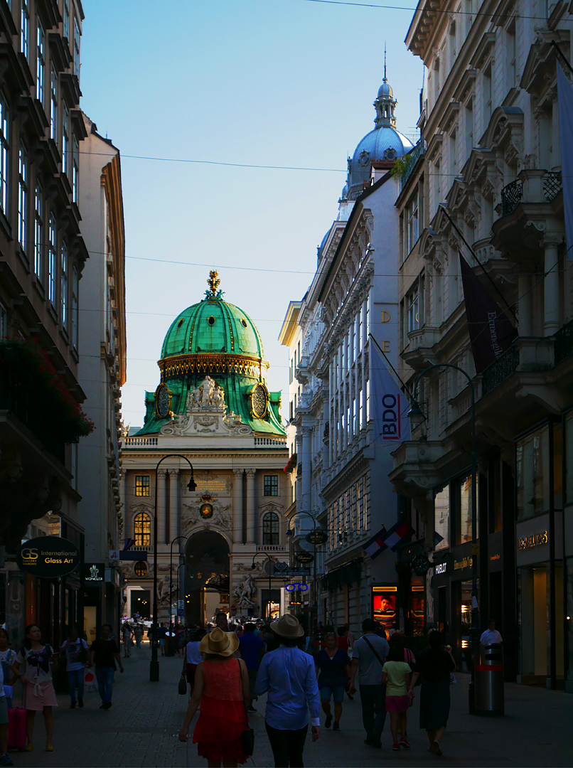 Wollzeile mit Hofburg