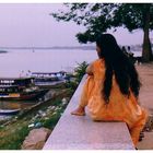 woman by the mekong, phomn pehn