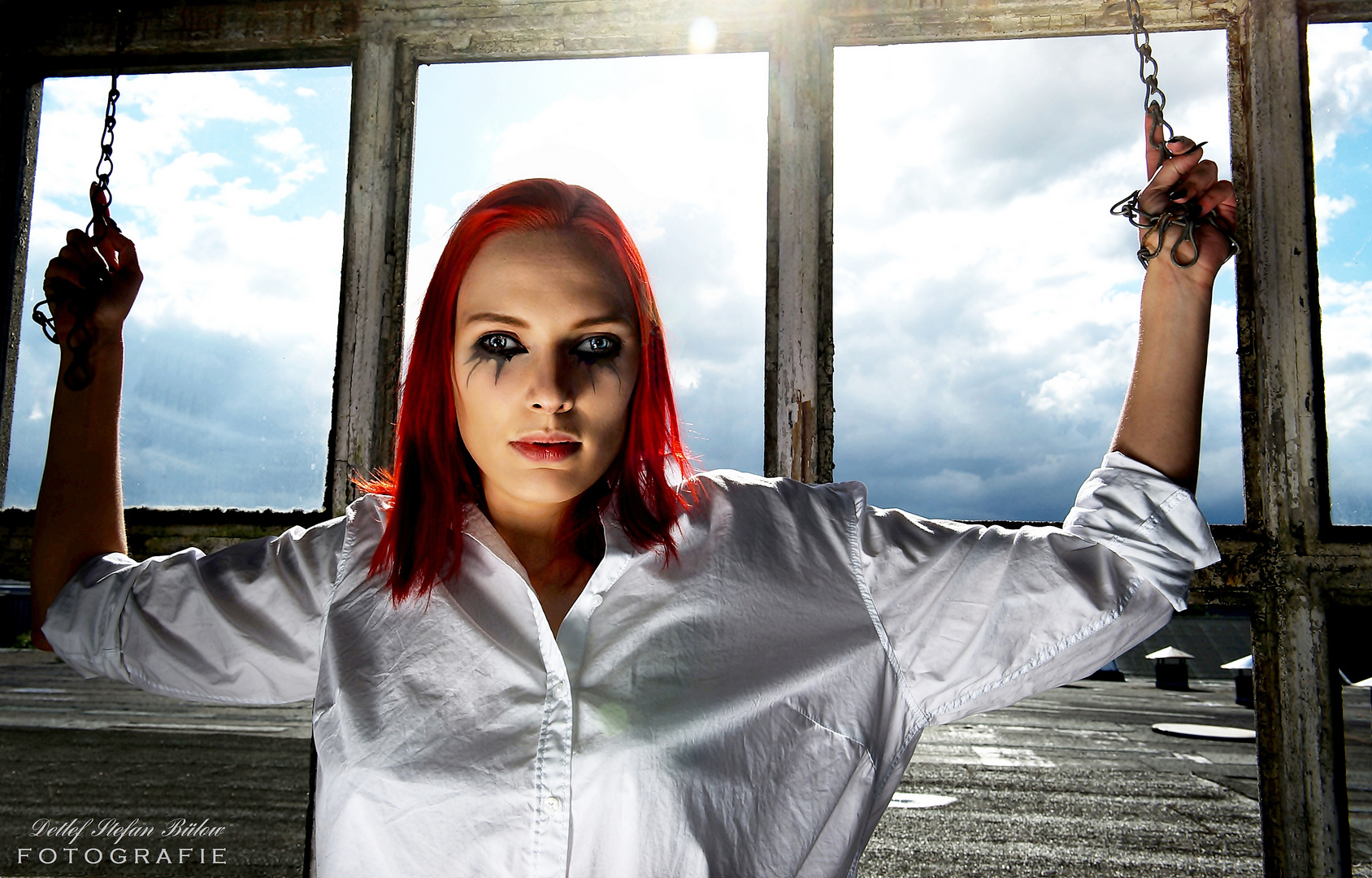 Woman in Chains Foto & Bild fotos, studio, indoor Bilder auf