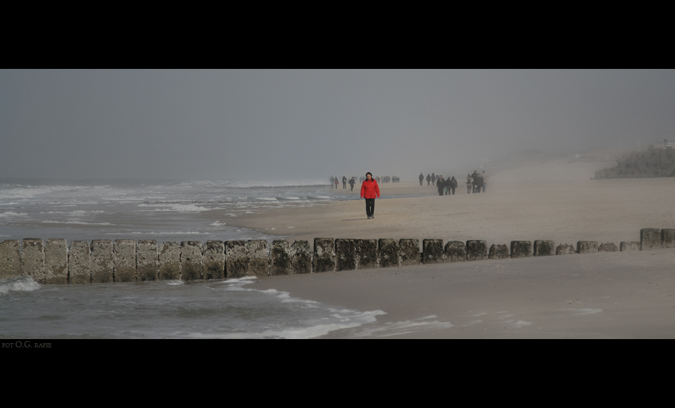 Woman In Red, oder ..."Unter allen Umständen auffallen"