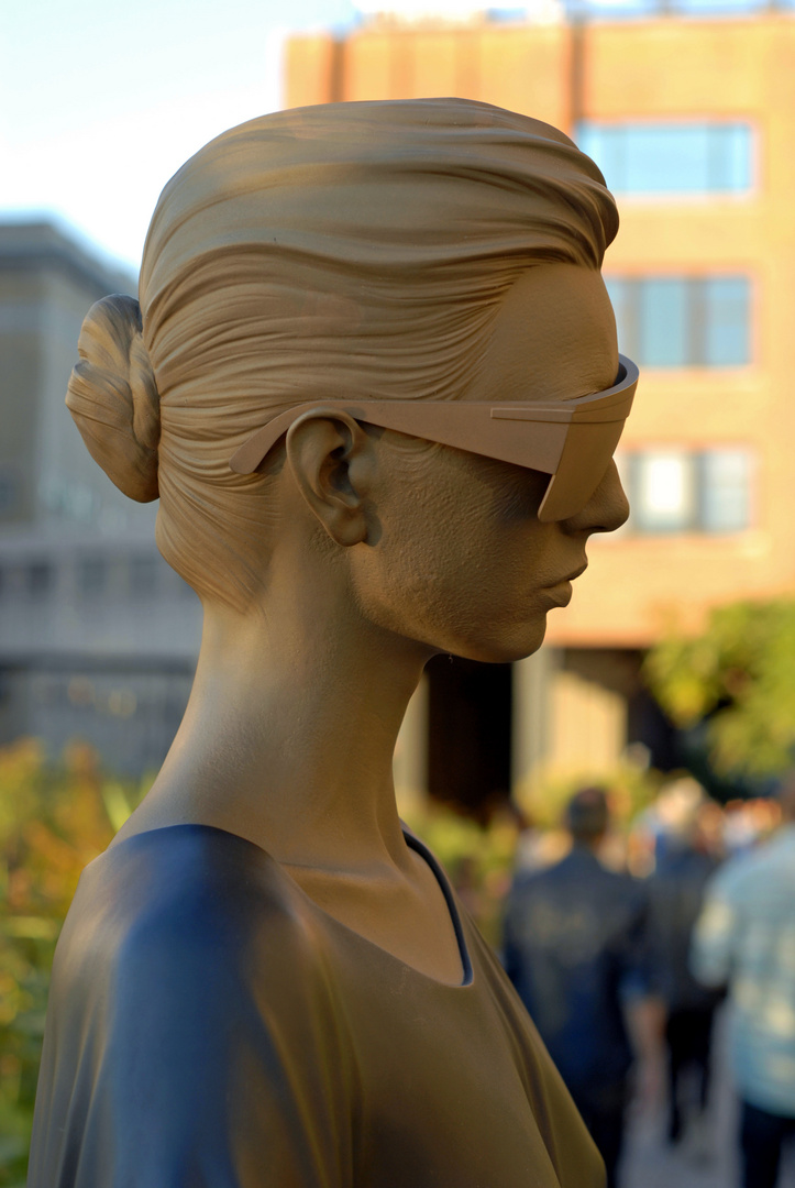 Women at the High Line - Meatpacking District New York