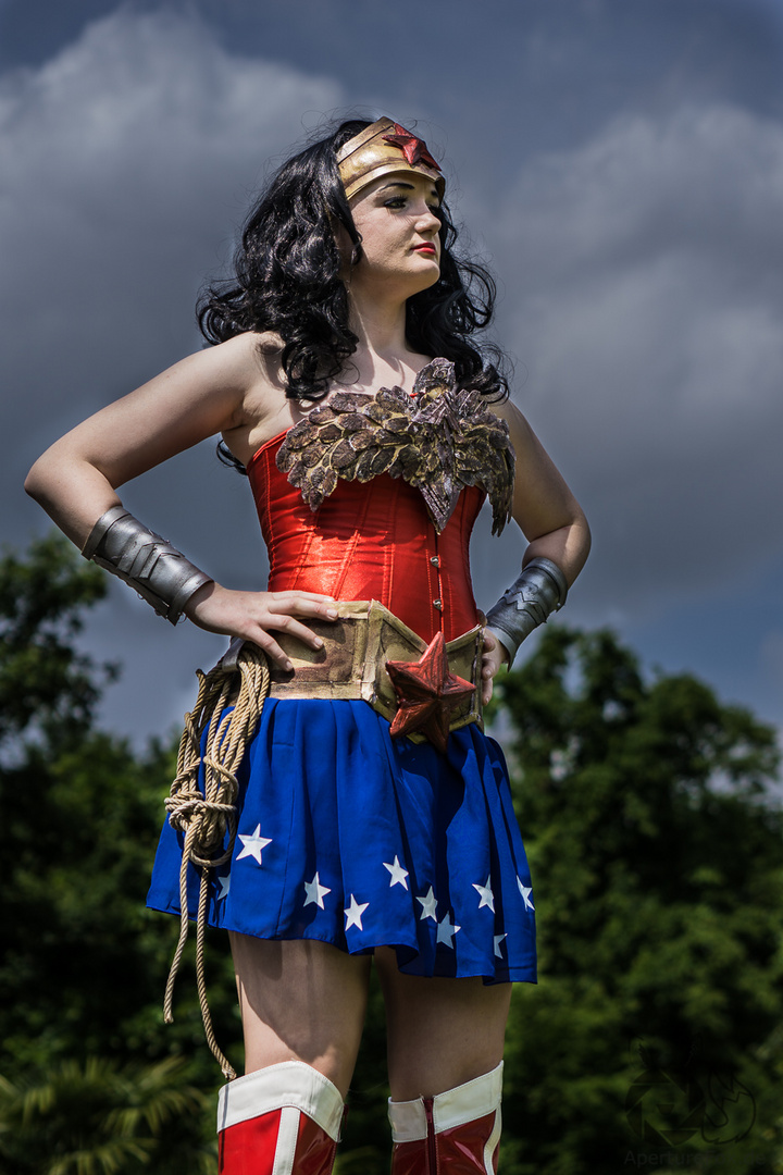 [Wonder Woman] Queen of the amazons