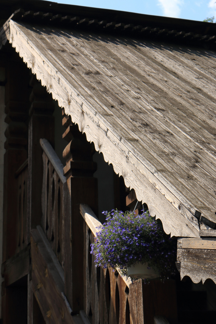 wood & flowers