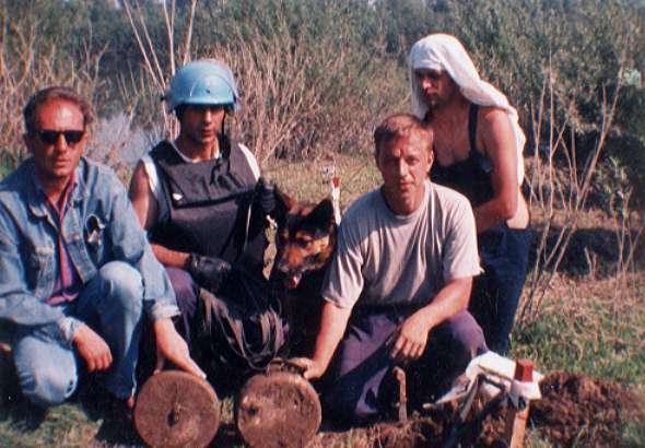 Work of demining team in 1996