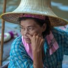 Working at floating markets, Bangkok