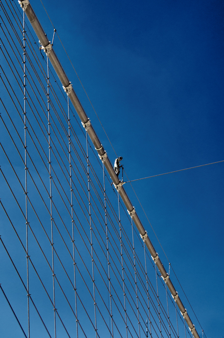 ... working at the Brooklyn Bridge ...