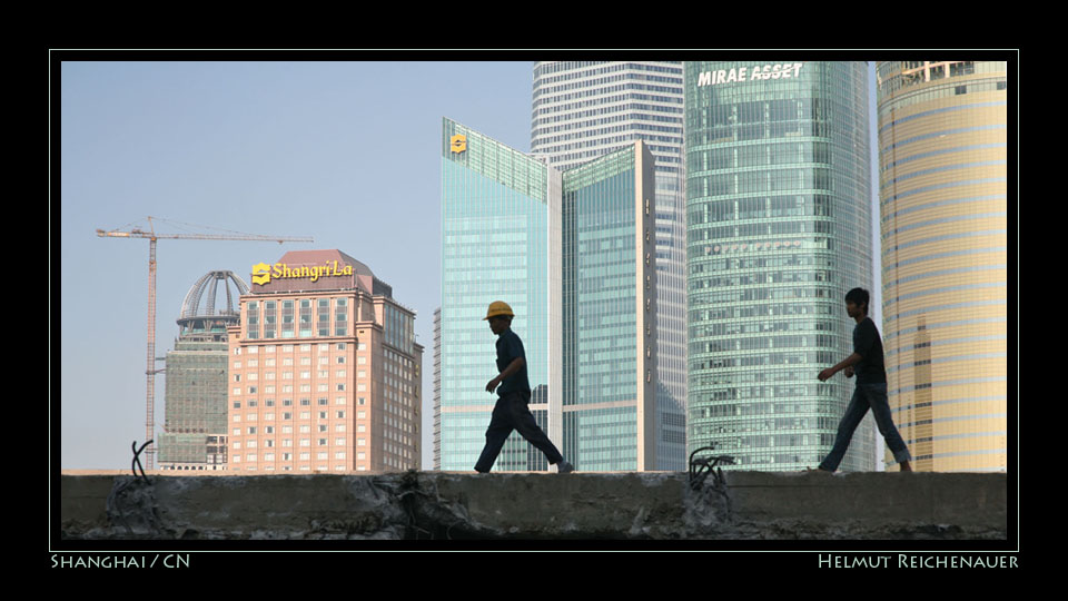 Working for Expo 2010, on The Bund, Shanghai / CN