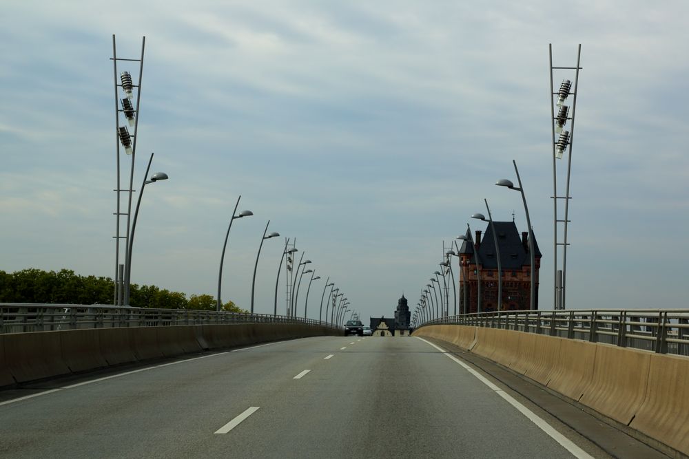 Worms - Neue Rheinbrücke und Stadttor (IIa)