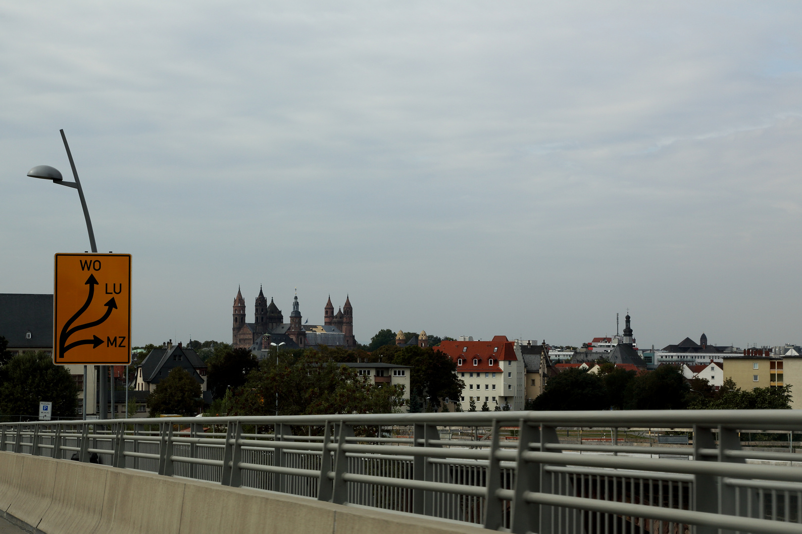 Wormser Dom aus Sicht der Rheinbrücke