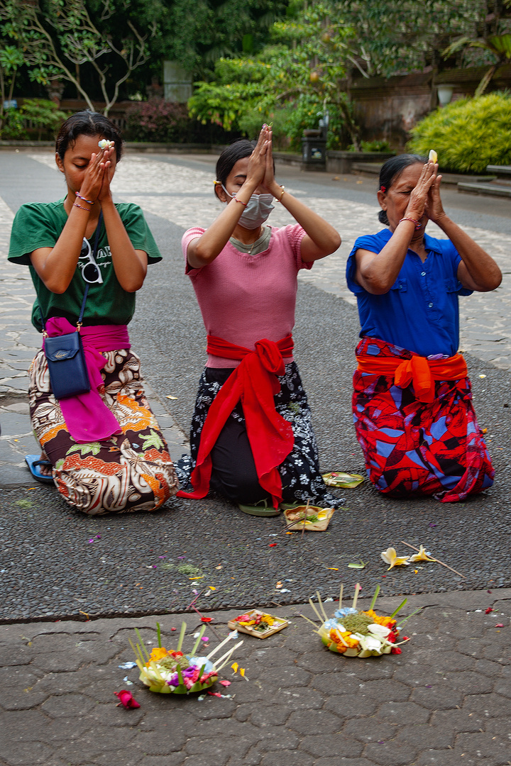 Worshiping to the Hindu gods