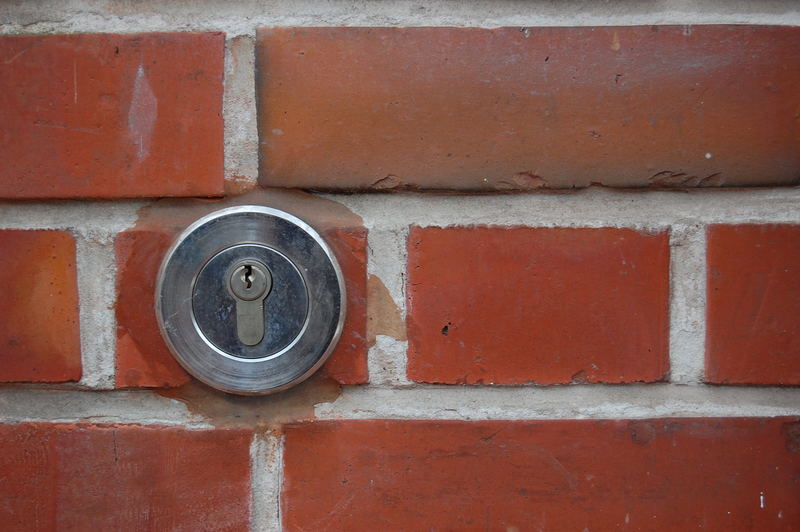 Wozu braucht eine Mauer ein Schloß?