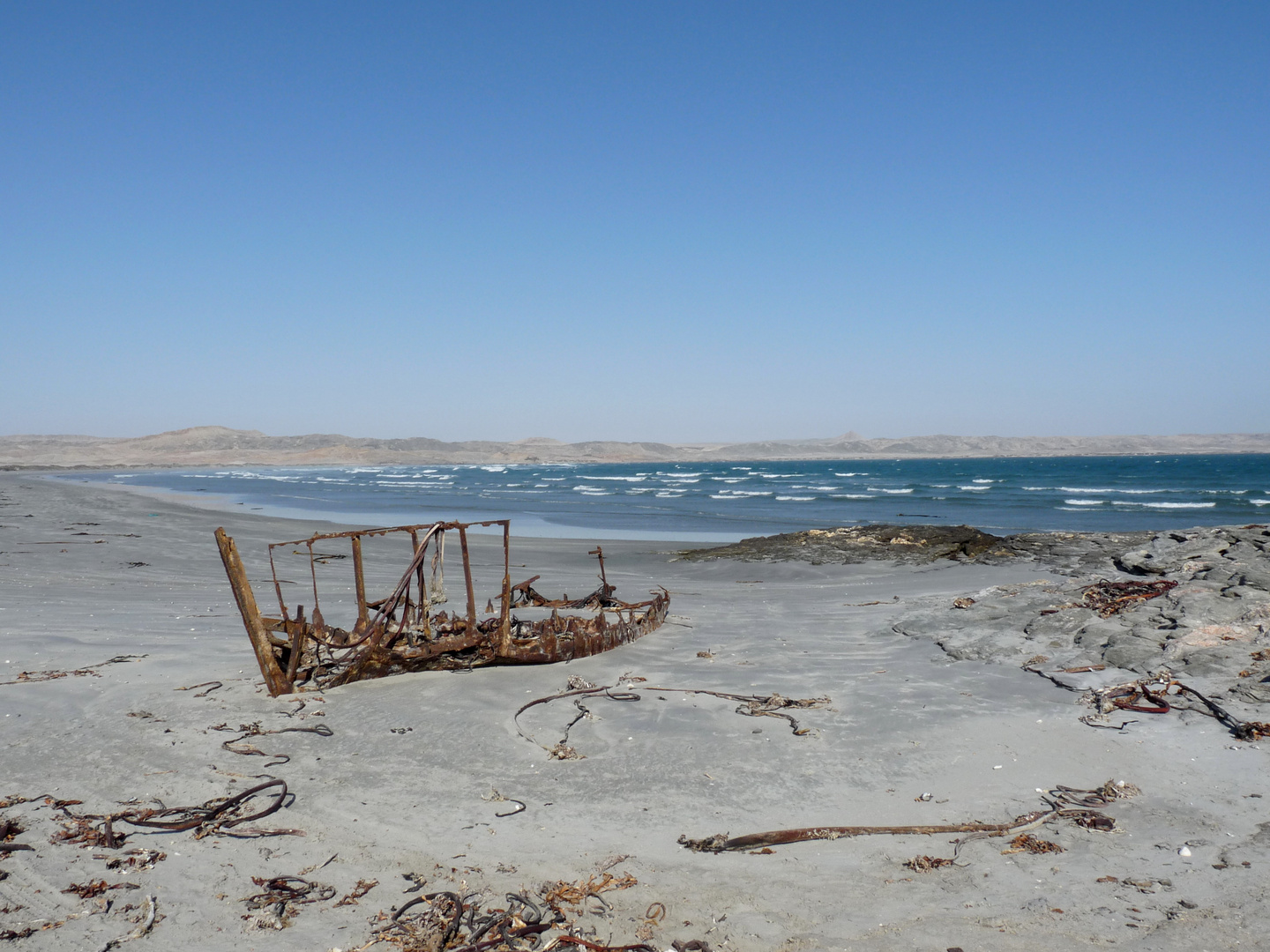 Wrack am Strand bei Lüderitz