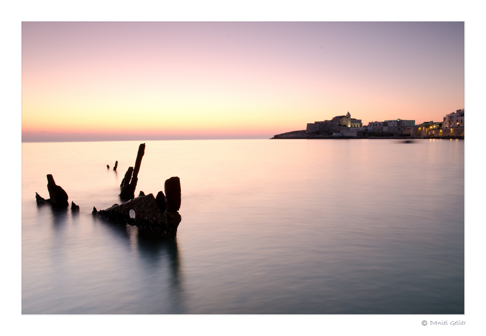 Wrack bei Sonnenaufgang