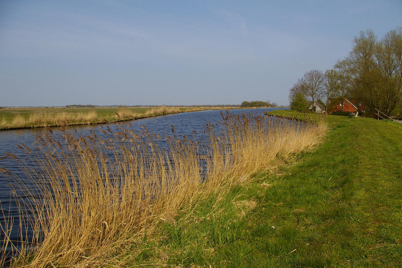 Wrantepott am Ems Jade Kanal in Ostfriesland