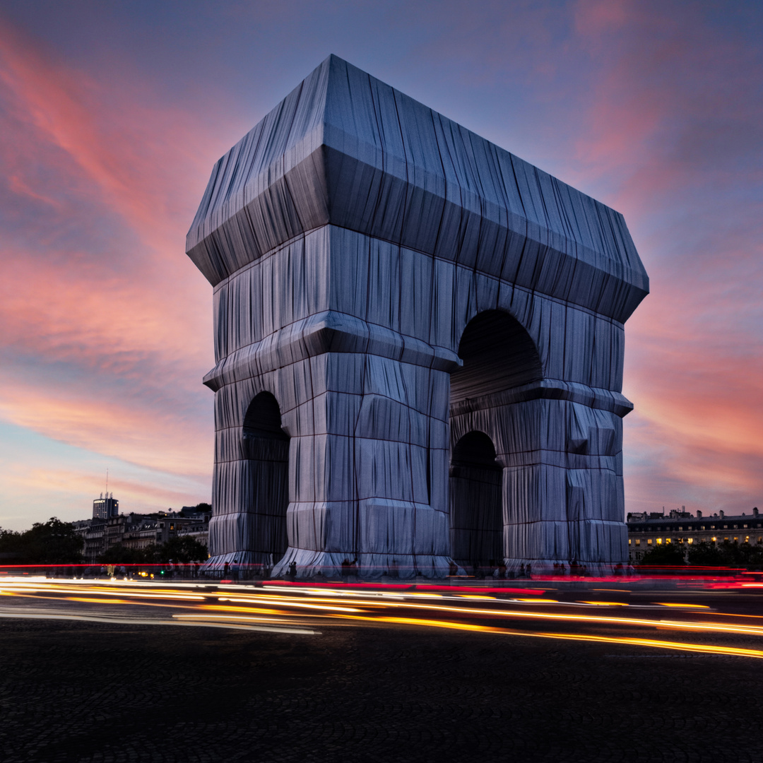 Wrapped Arc de Triomphe