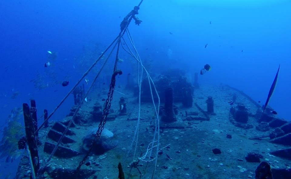 wreck diving near Honolulu