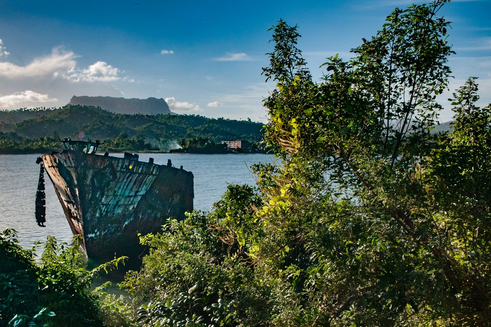 Wreck of Baracoa and the table hill