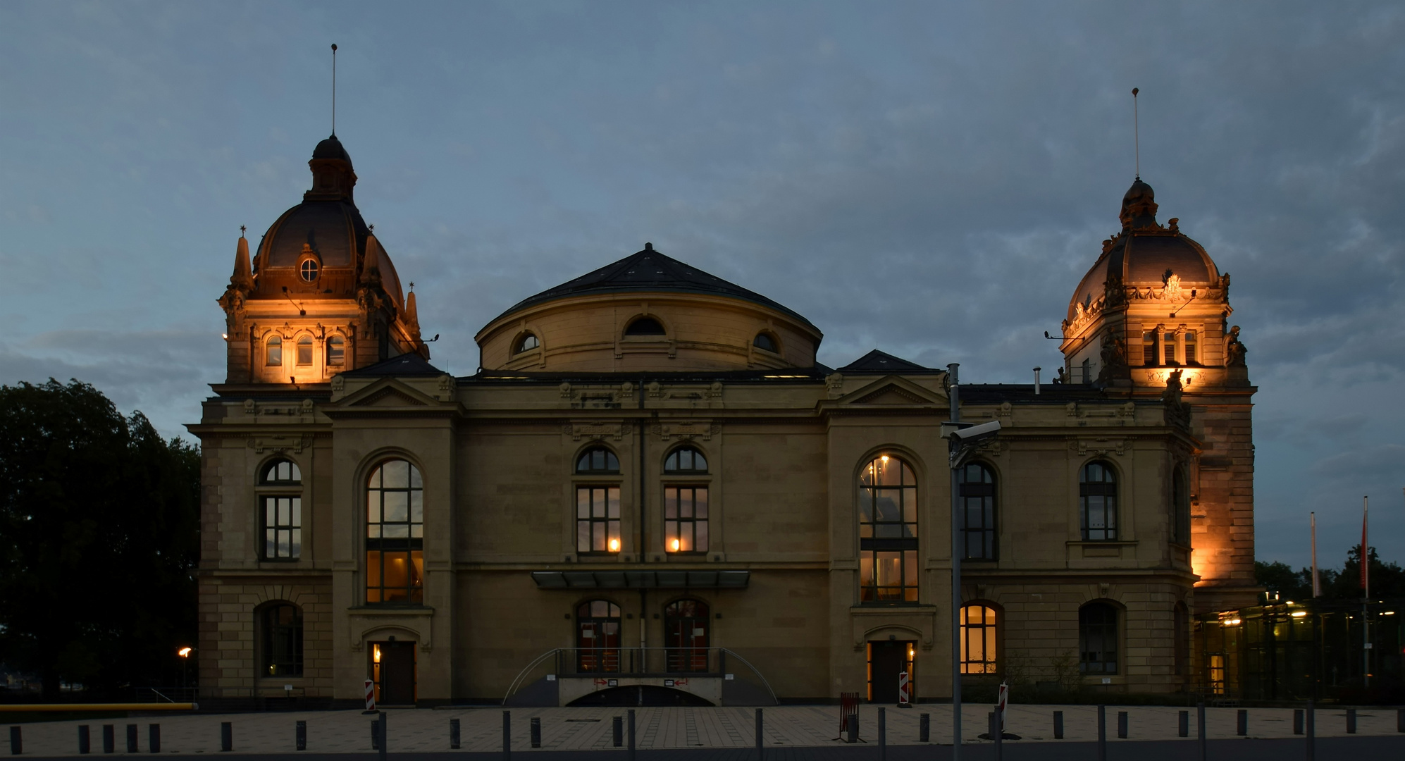  W'tal [834] Historische Stadthalle (2)