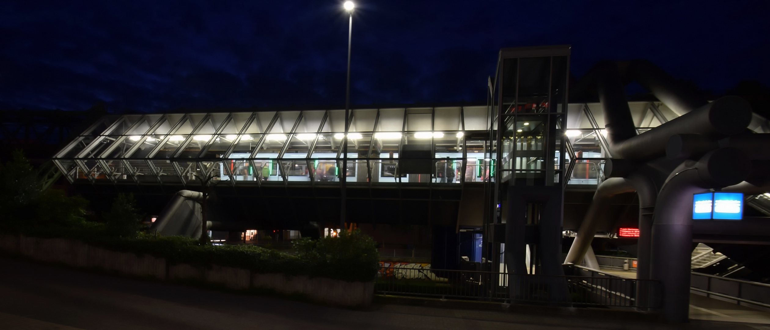 W'tal [837] Schwebebahn (101) Ohligsmühle bei Nacht