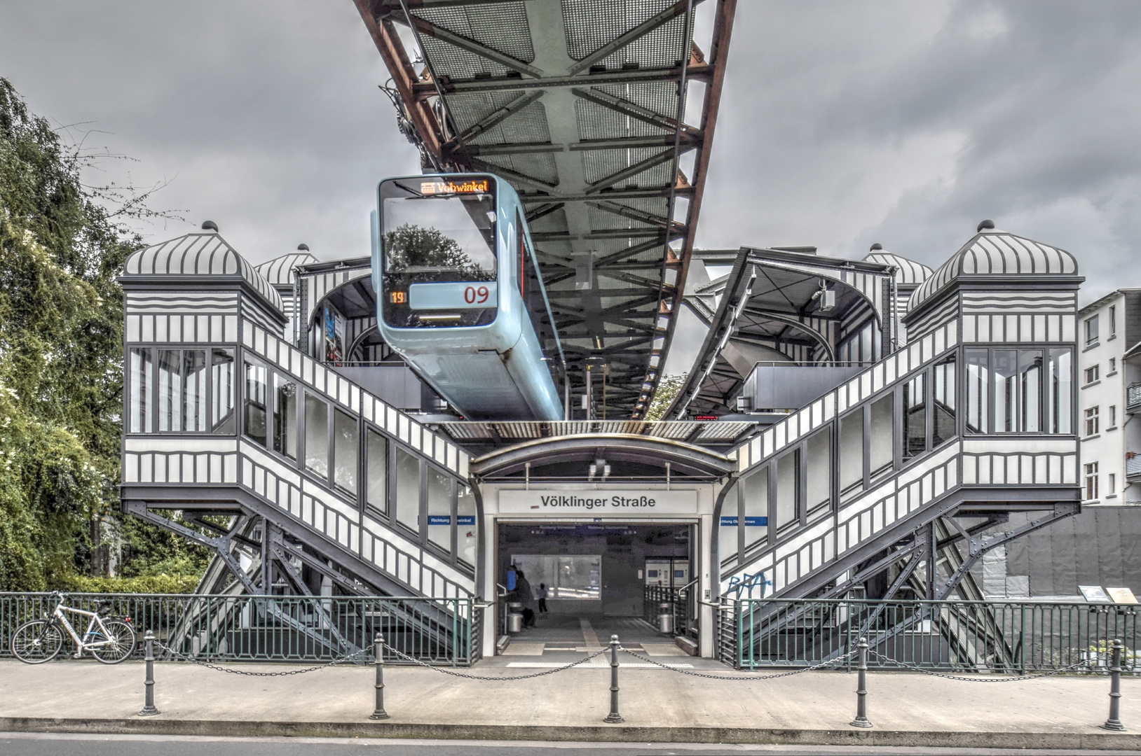  W'tal [852] Schwebebahn (111) Völklinger Straße