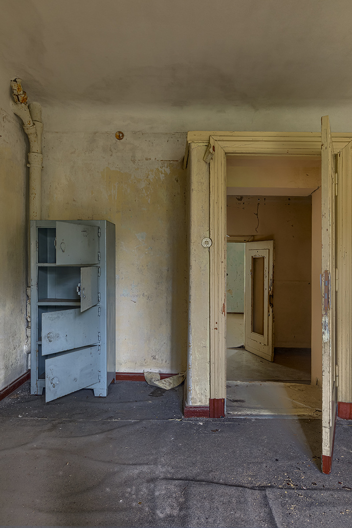 Wünsdorf Haus de Offizieren-blauerSchrank