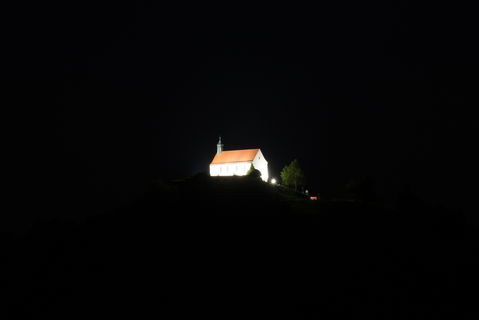 Würmlinger Kapelle beleuchtet