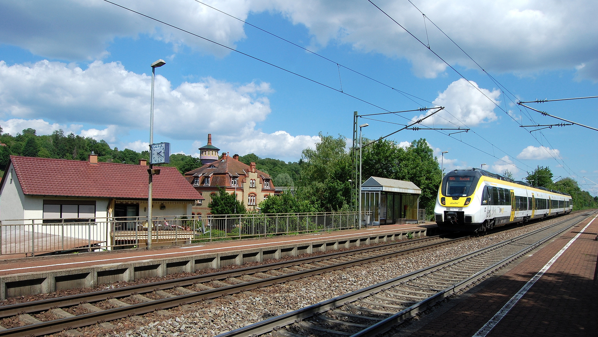 Württembergische Westbahn mit RB am Hp Bruchsal Schlachthof 28.7.2020