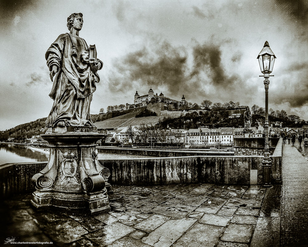 Würzburg [7] – Alte Mainbrücke monochrom