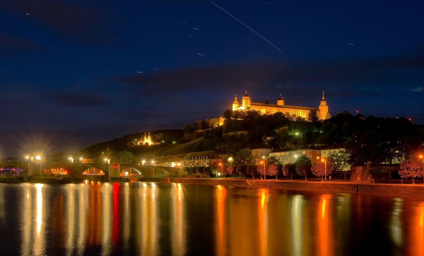 Würzburg, alte Mainbrücke, Käppele und Marienfeste