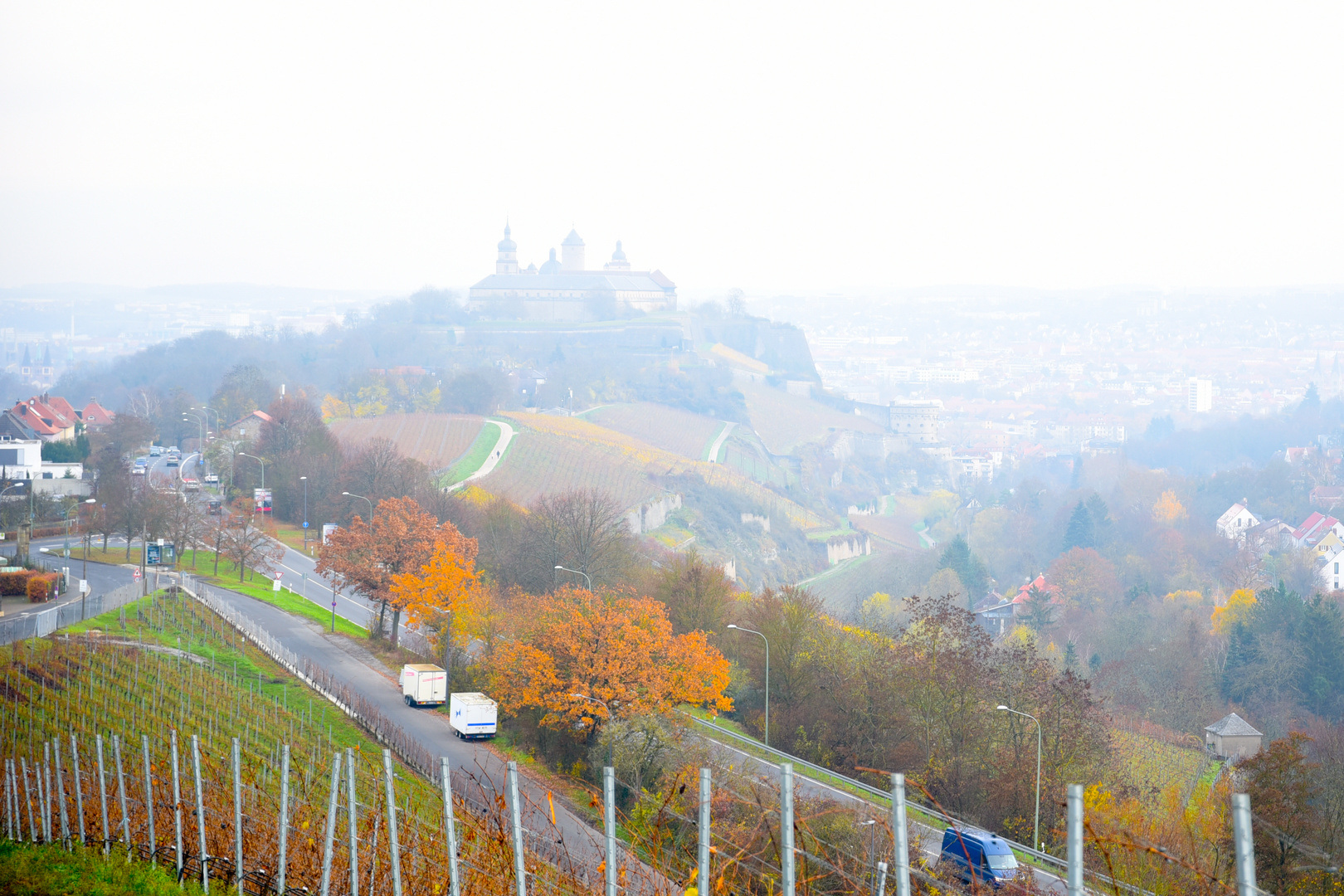 Würzburg Festung Marienberg im Nebel