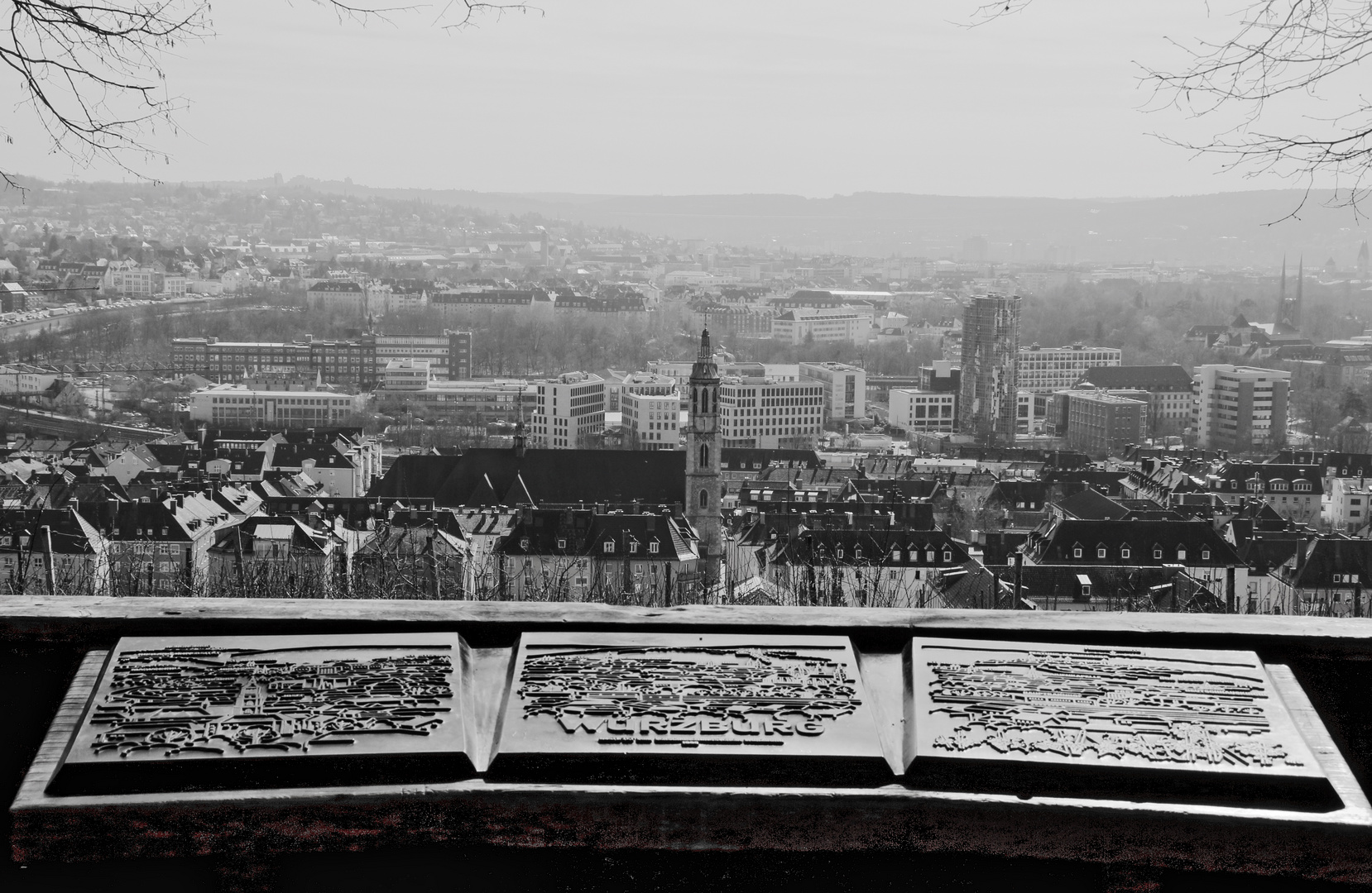  Würzburg im Dunst