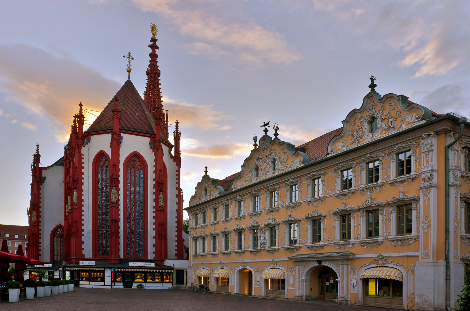 Würzburg, Marienkapelle und Falkenhaus