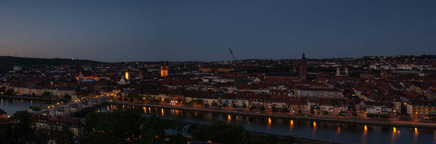 Würzburg Panorama am Abend