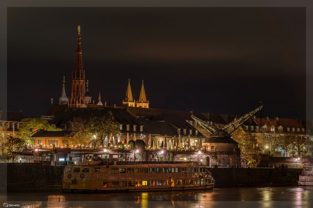 Würzburg --- Uferskyline