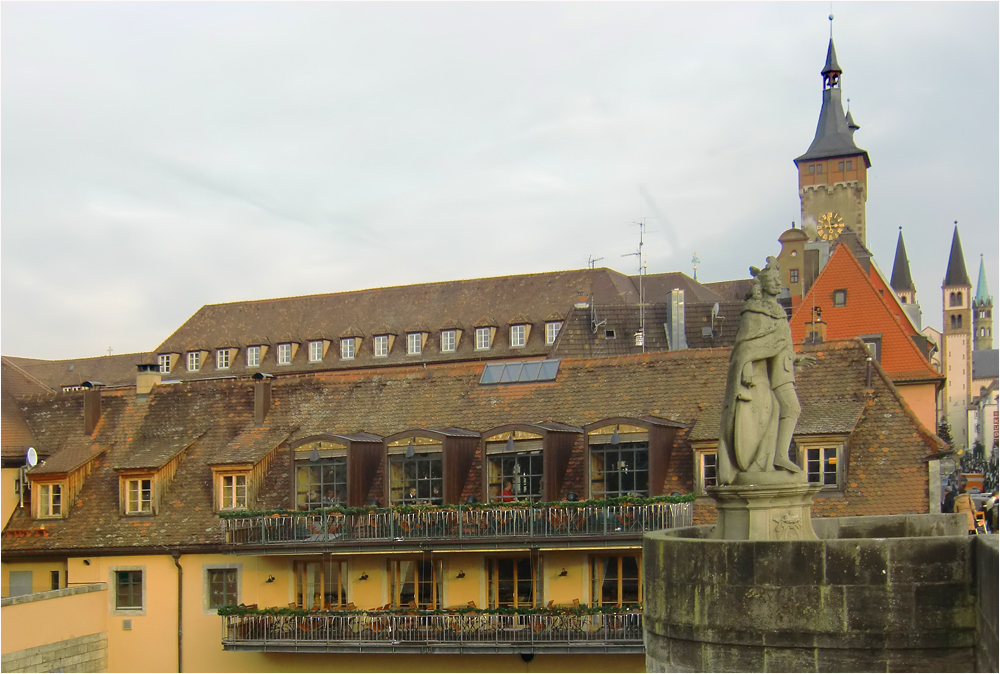 Würzburg - von der alten Mainbrücke gesehen