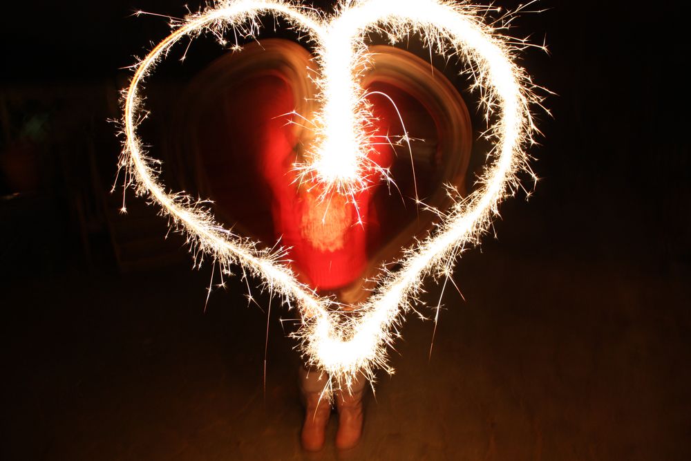 Wunderkerzen Herz Foto Bild fotokunst licht und feuer Wunderkerzen Herz Foto Bild fotokunst licht und feuer
