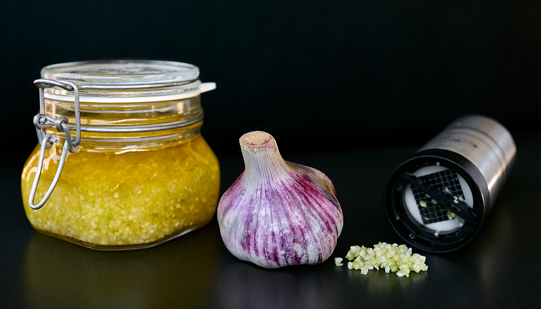 Wunderknolle Knoblauch, 40 Zehen frischer Knoblauch in kleine Würfel geschnitten und…