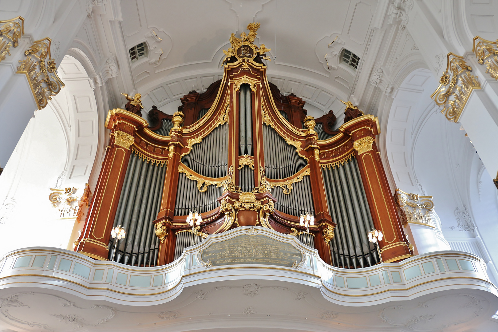 wunderschön die Orgel im Michel