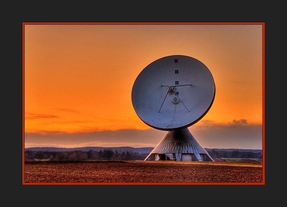 Wunderschön eingerahmter Sonnenuntergang am Südende des Ammersees