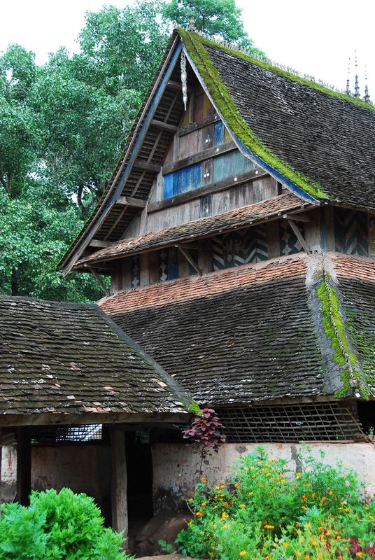 wunderschöner alter Wat in Ban nawaii