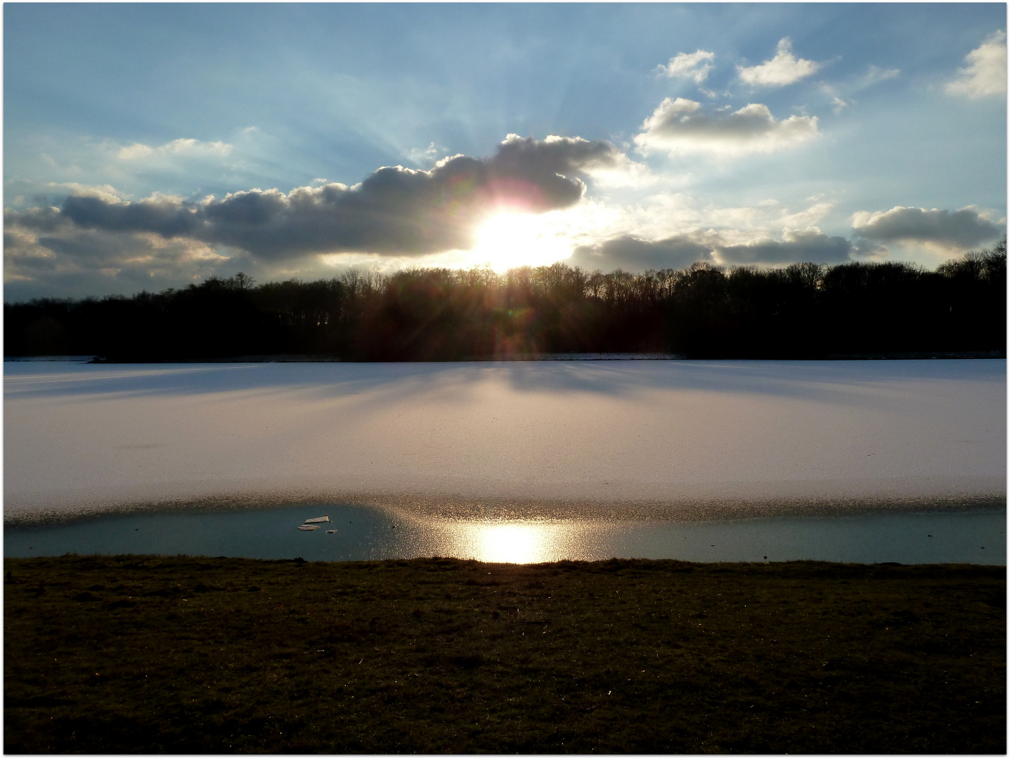 wunderschöner decksteiner weiher . .