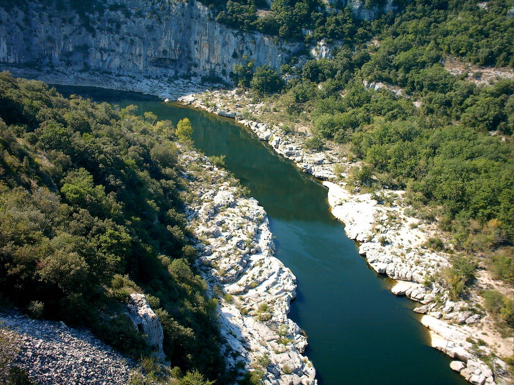 wunderschöner Fluß in der Provence