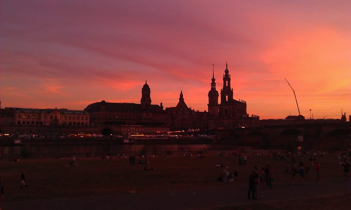 wunderschöner Himmel über Dresden (unbearbeitet)